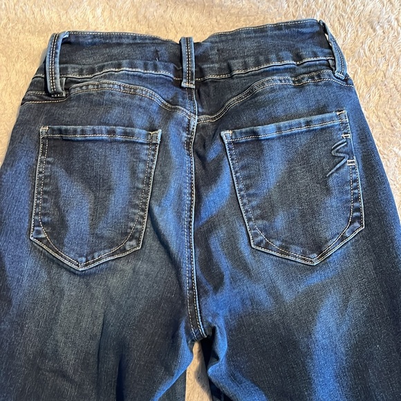 Secrets Women’s Super High Narrow Waist Jeans, Size 27. - Picture 3 of 4